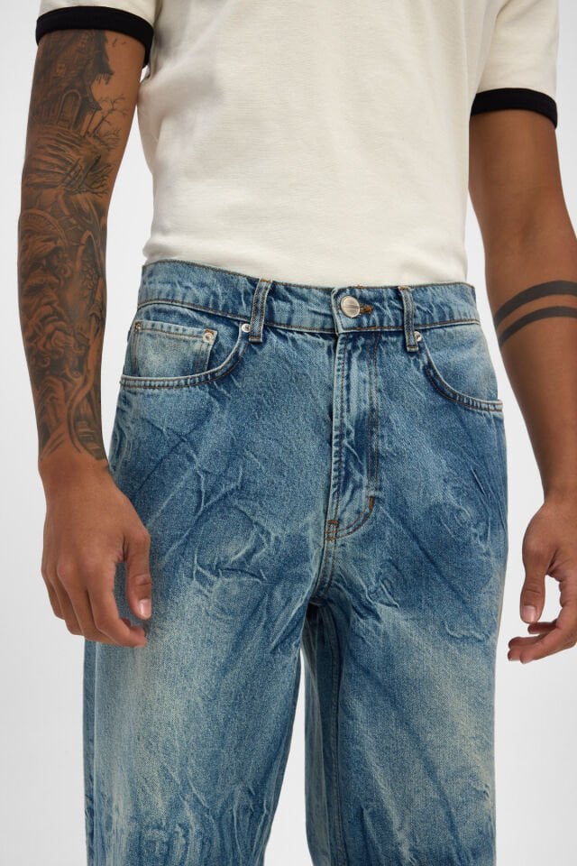 Erkek Loose Fit Jean Pantolon Açık Mavi Bağlama Efektli