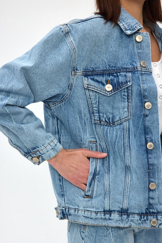 Kadın Denim Ceket Açık Mavi Bağlama Efektli Oversize Rahat Kalıp