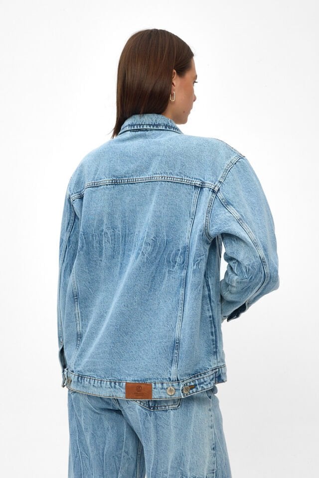 Kadın Denim Ceket Açık Mavi Bağlama Efektli Oversize Rahat Kalıp