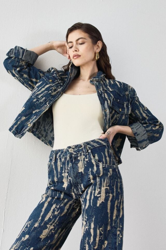 Jakarlı Tintli Indigo Denim Ceket