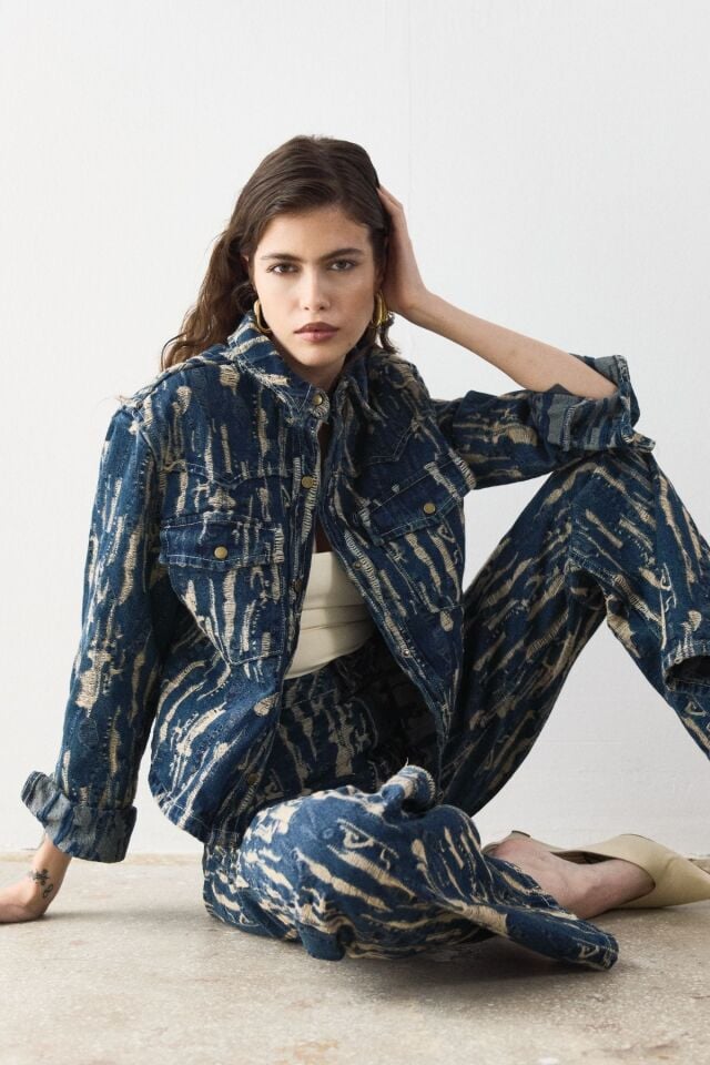 Jakarlı Tintli Indigo Denim Ceket